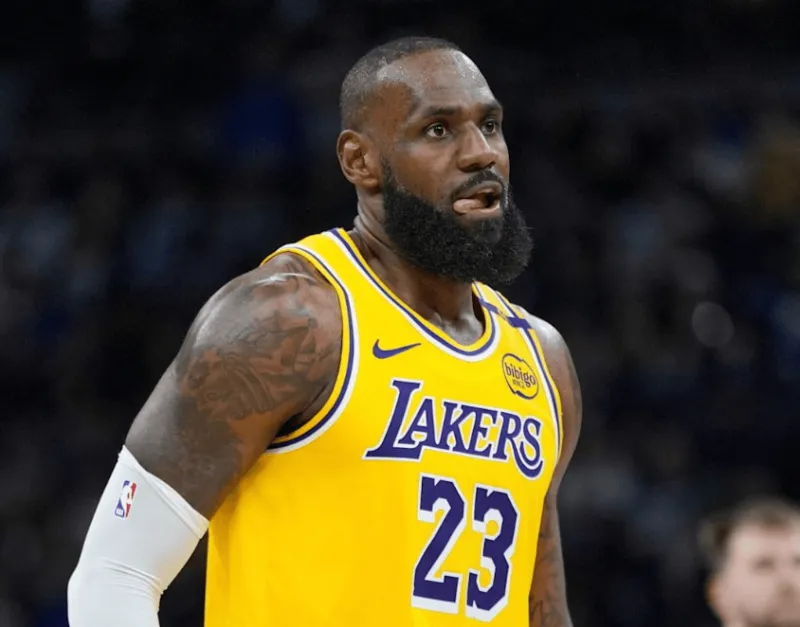 湖人胜鹈鹕！斯玛特+3替补完美辅助，东詹轰48分，里弗斯太铁！